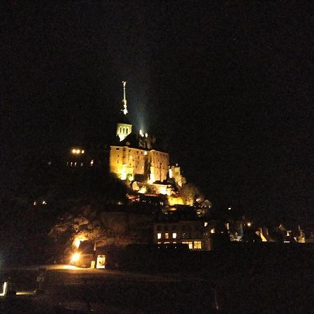 Au Coeur De Bourg... Lejlighed Saint-Lunaire Eksteriør billede