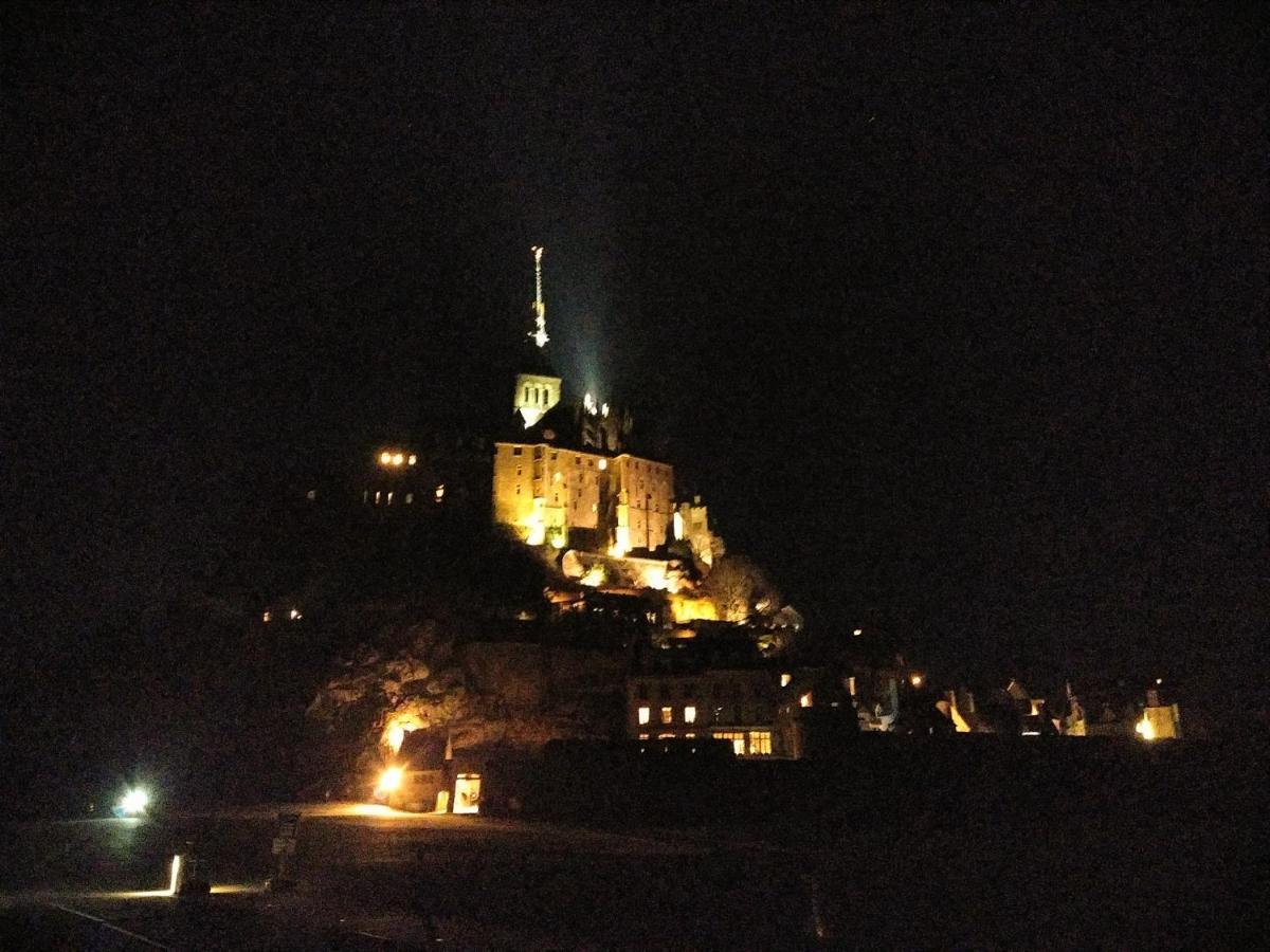 Au Coeur De Bourg... Lejlighed Saint-Lunaire Eksteriør billede